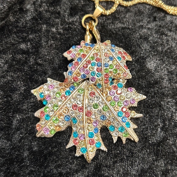 Betsey Johnson Autumn Leaves Pendant Necklace 🍁 - Picture 5 of 6